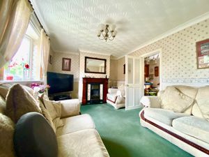 Lounge- click for photo gallery